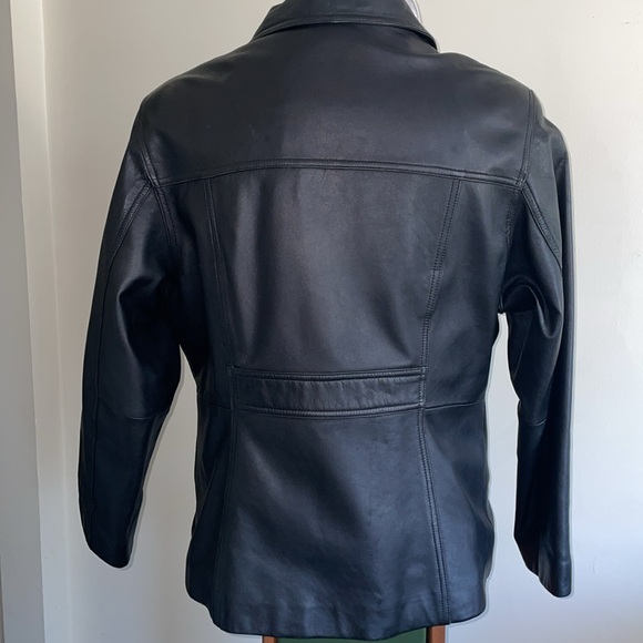 Vintage Wilson’s Leather Jacket. Size Large. Button down. Front pockets. Lined - Picture 3 of 11